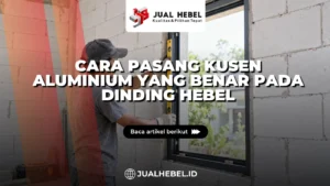 Tukang mengecek kusen aluminium pada dinding hebel menggunakan waterpass